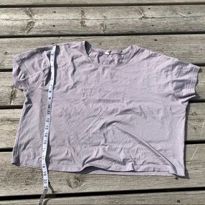 Lululemon cropped cates tee
